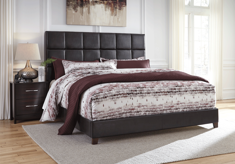 Dolante Dark Brown King Upholstered Bed
