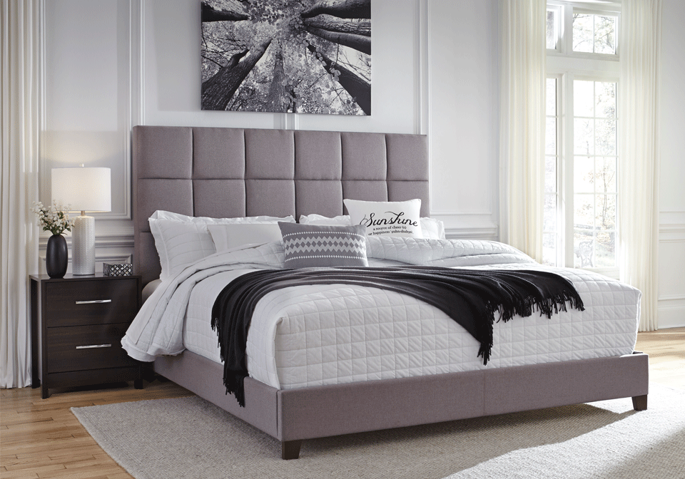 Dolante Gray Tufted King Upholstered Bed, Gray Tufted King Bed