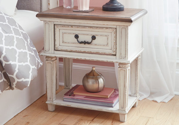 Realyn Two-Tone One-Drawer Night Stand