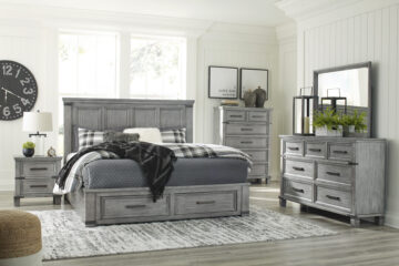 Russelyn Gray Queen Storage Bed Set
