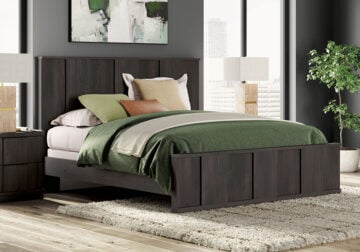 Shaehartin Dark Brown King Panel Bed