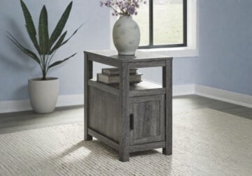 Fendenmore Brown/Gray Chair Side End Table