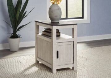Fendenmore Brown Gray/Antique White Chair Side End Table